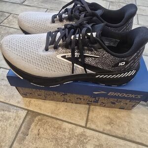 Brooks Men's Gray Running Shoes
